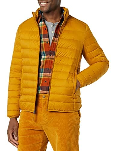 Amazon Essentials Men's Packable Lightweight Water-Resistant Puffer Jacket (Available in Big & Tall), Golden Yellow, Small